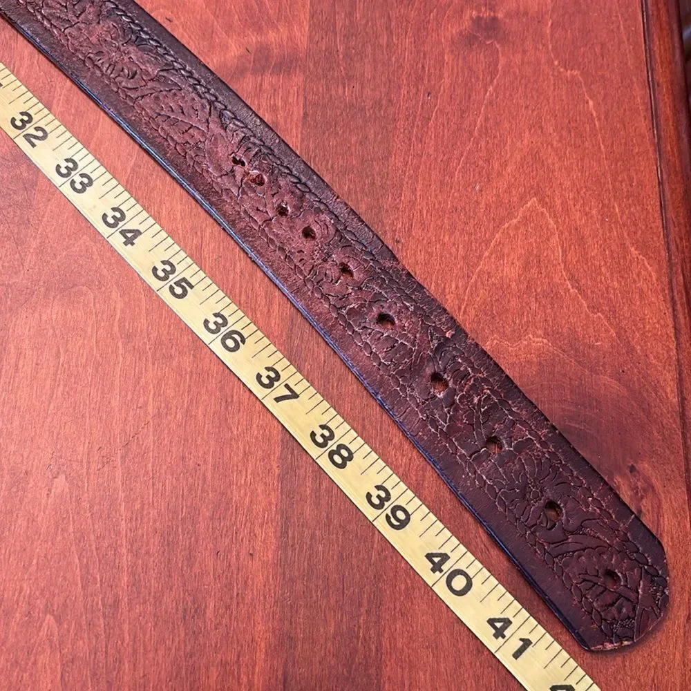 Mens Vintage LEVI's Embossed Leather Belt - 40